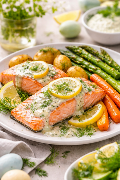 Zarter-Lachs-aus-dem-Ofen-mit-Zitronen-Dill-Sosse-und-Gemuse
