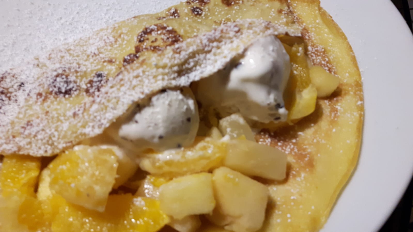 Himmlische Pfannkuchen mit Eis- und Obstfüllung | Rezepte | Deine ...