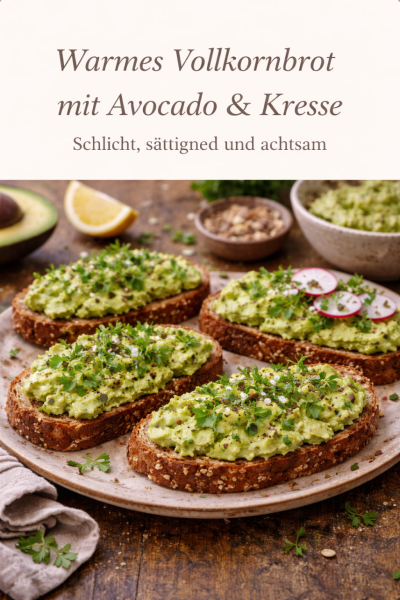 Warmes-Vollkornbrot-mit-Avocado-Kresse