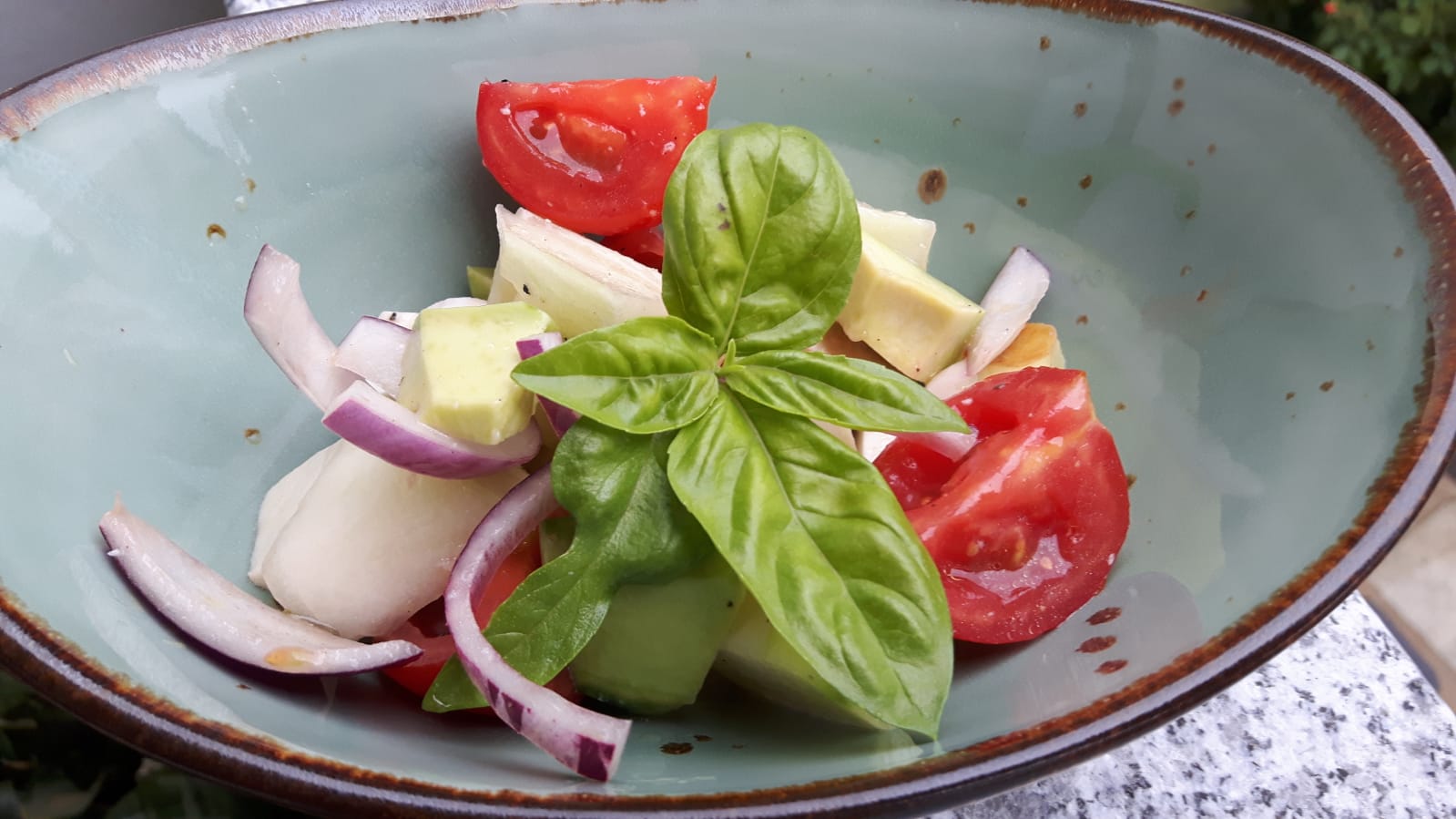 Tomatensalat mit Honigmelone und Avocado | Rezepte | Deine Traumküche