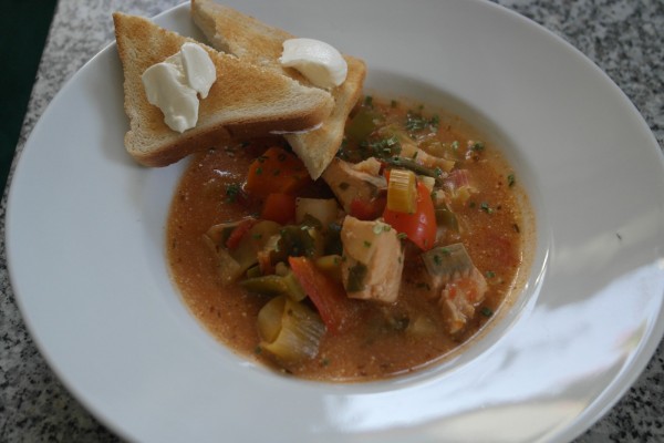 Gemuessesuppe_mit_Fisch