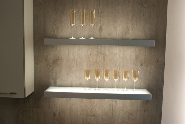 Wandboard LED Glasbodenleuchte Leuchtregal Regal Wandleuchte Küche 450 mm, Edelstahl
