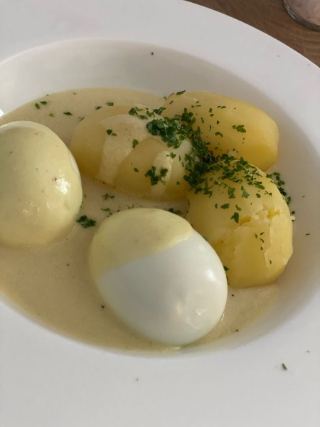 Eier-und-Salzkartoffeln-in-Senfsosse