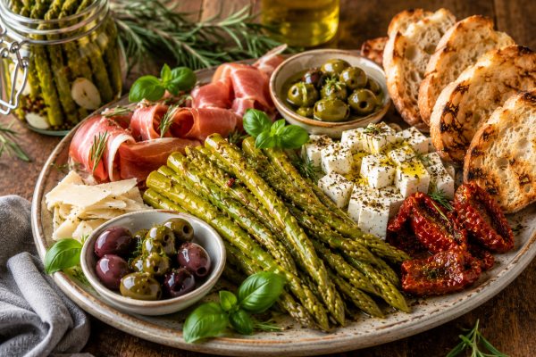 antipasti-platte-mit-fermentiertem-spargel-jpg
